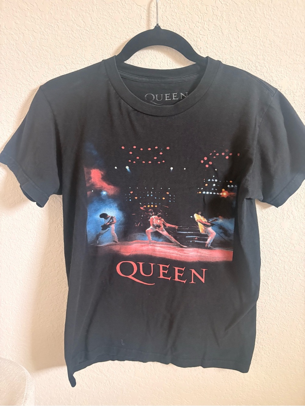 Queen Black Graphic Queen Concert Tee with Red and Blue Stage Art